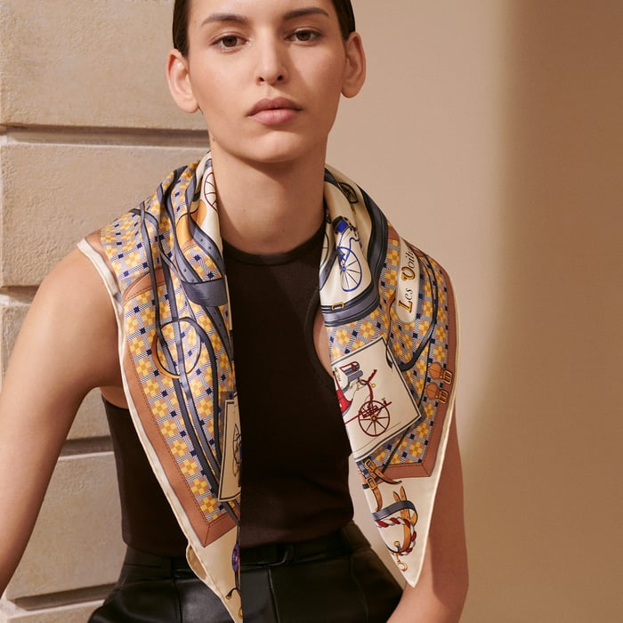 Les Voitures Nouvelles Scarf 70