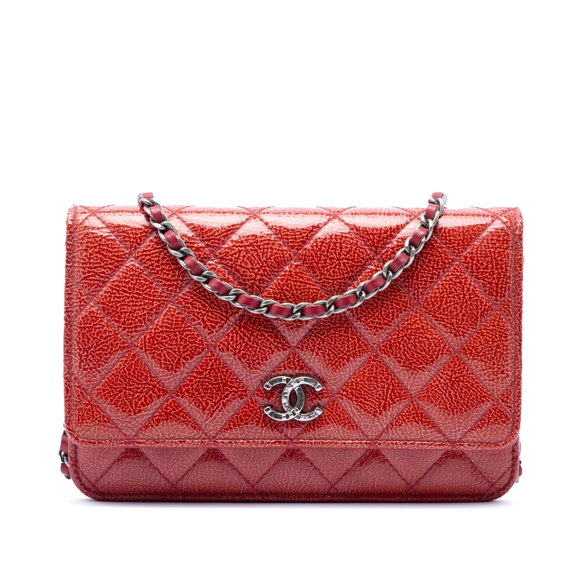 Wallet On Chain leather crossbody bag