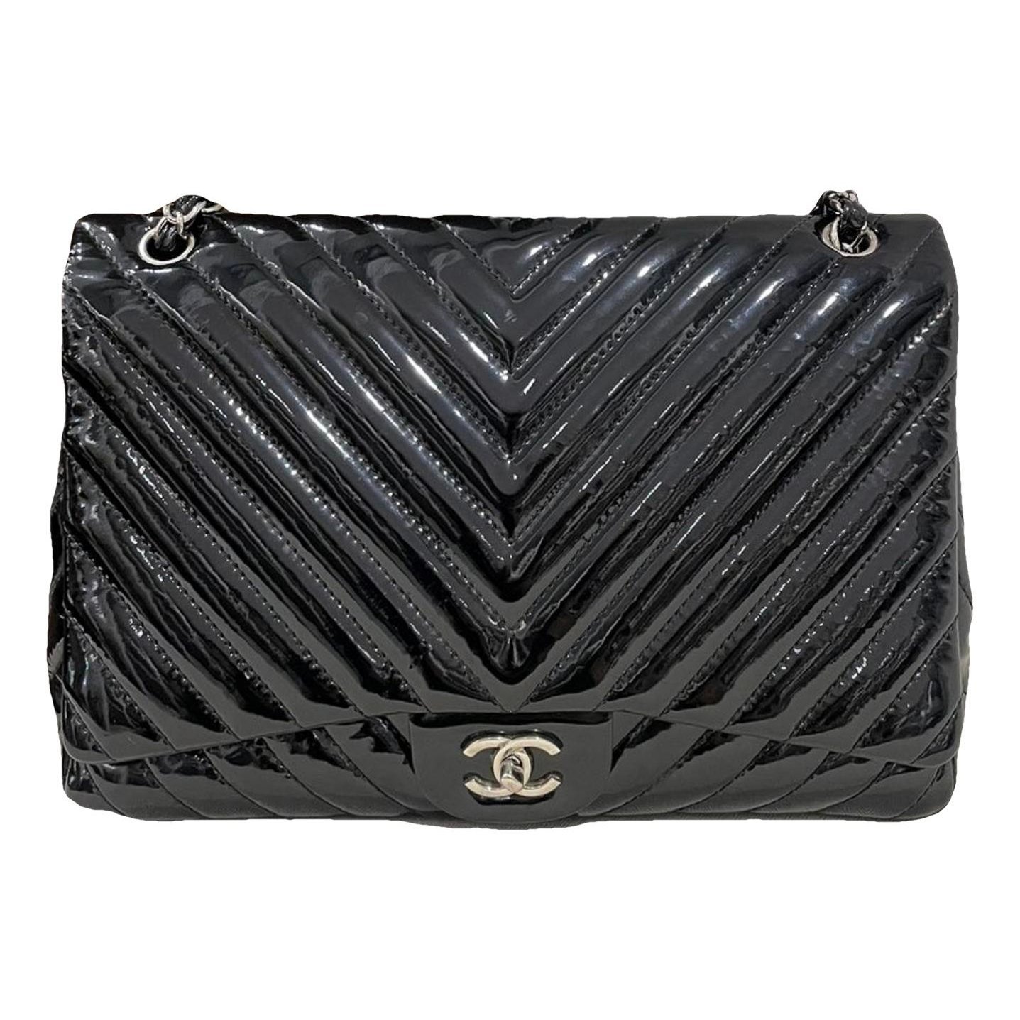 Timeless/Classique patent leather crossbody bag