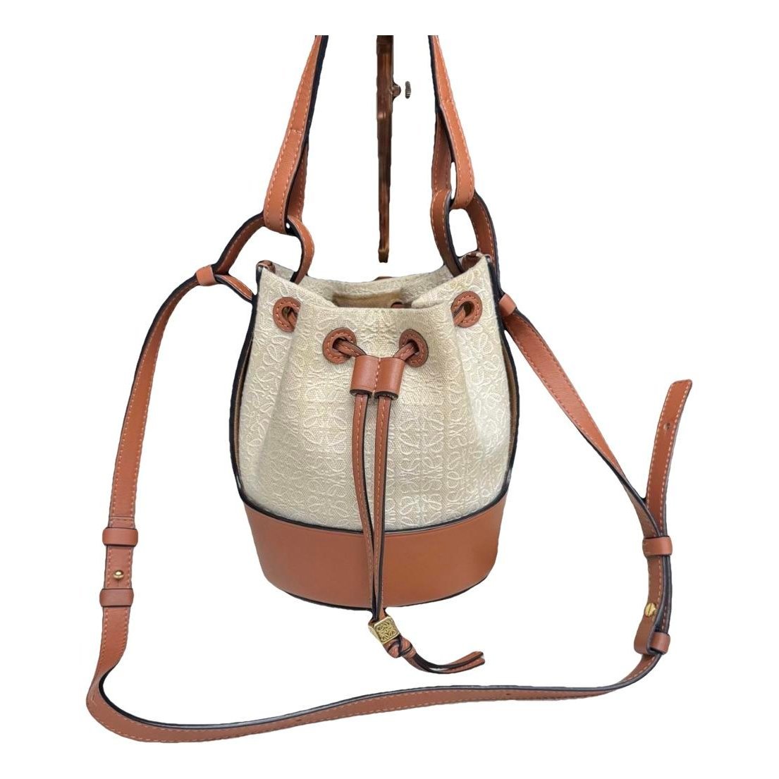 Balloon leather handbag