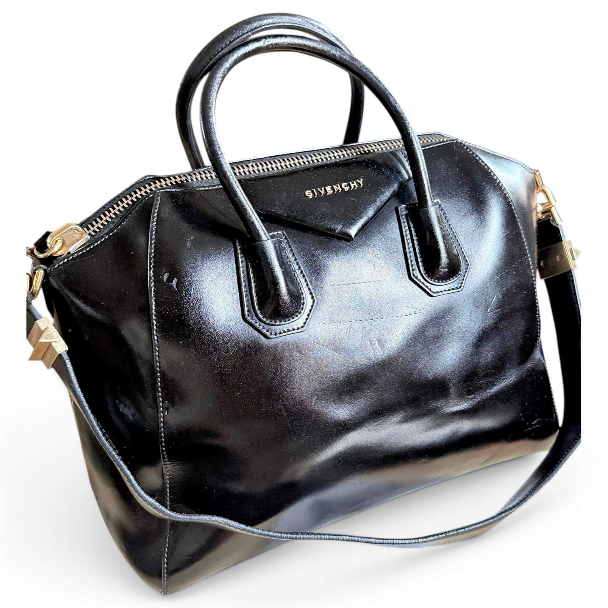 Antigona leather handbag