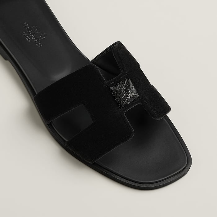Noir Oran Sandal