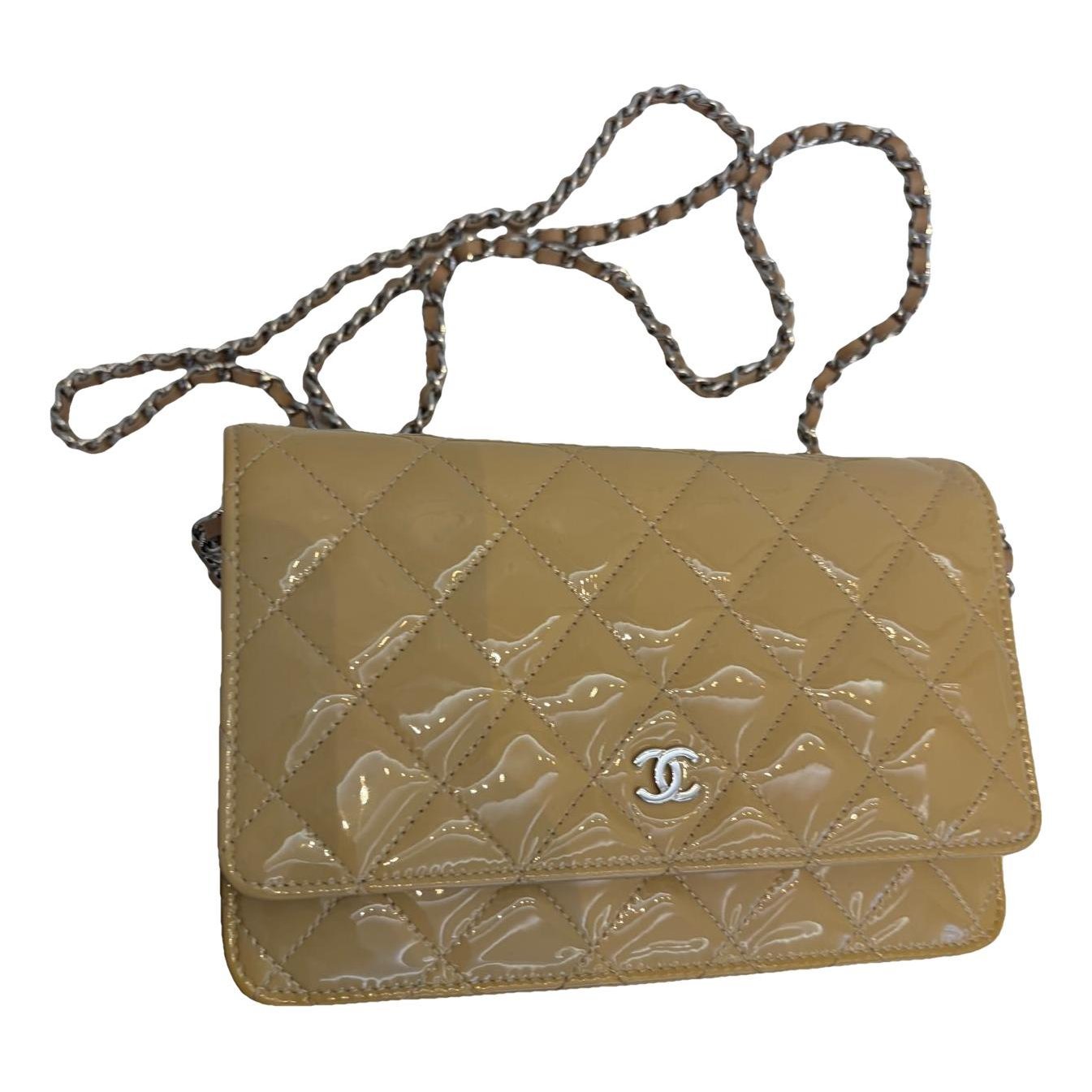 Wallet On Chain Timeless/Classique patent leather crossbody bag