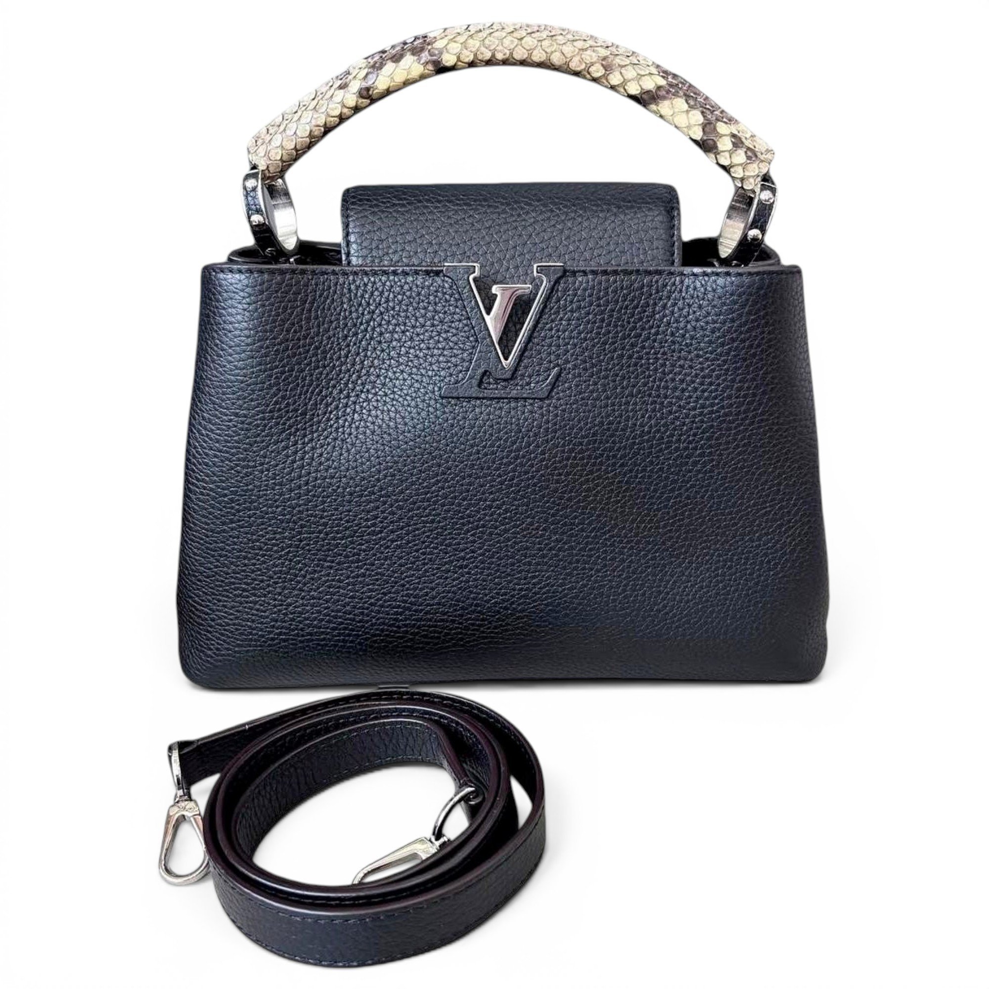 Capucines leather handbag