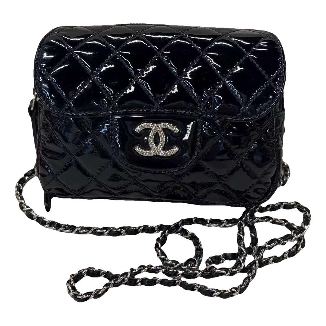 Timeless/Classique patent leather handbag