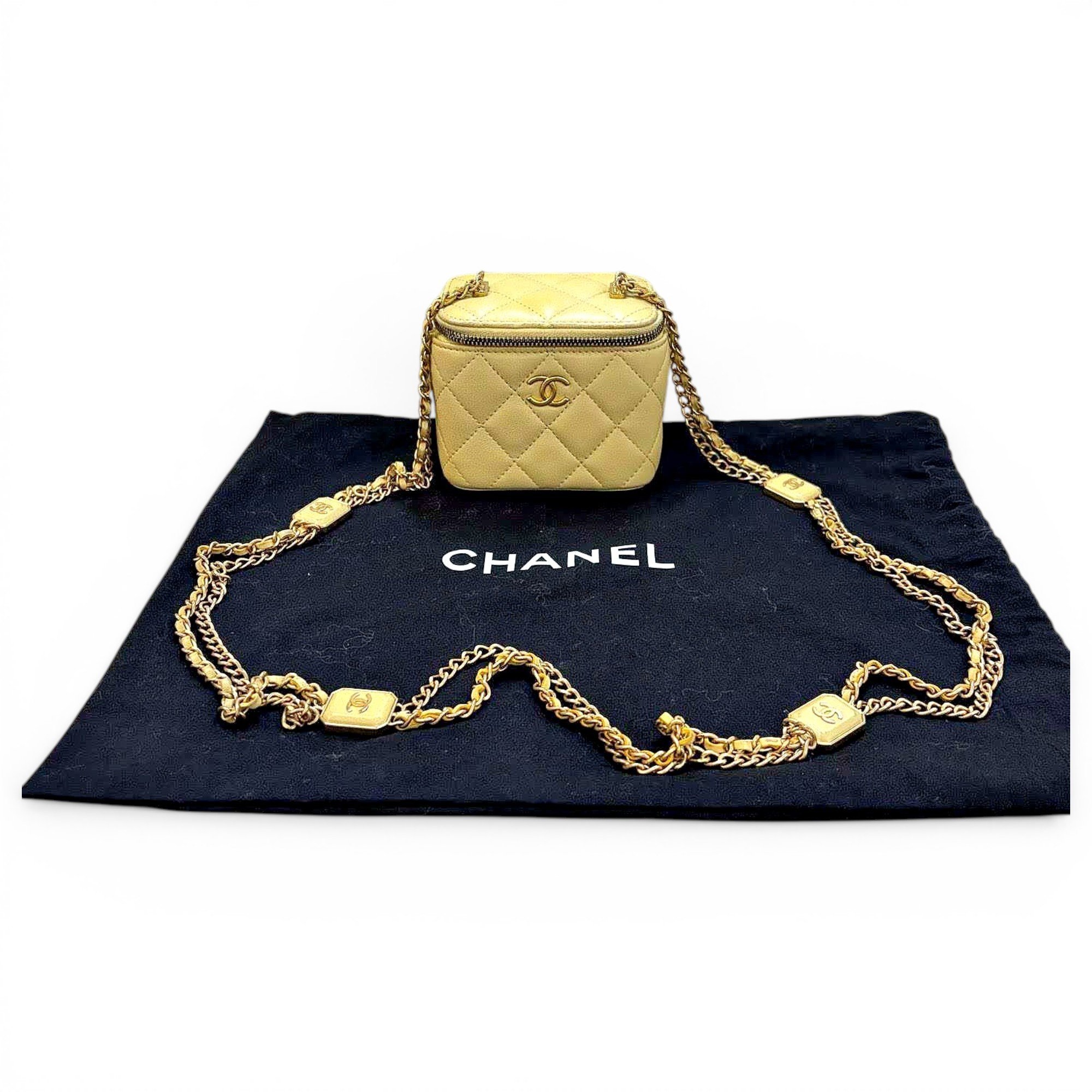 Trendy CC Vanity leather handbag