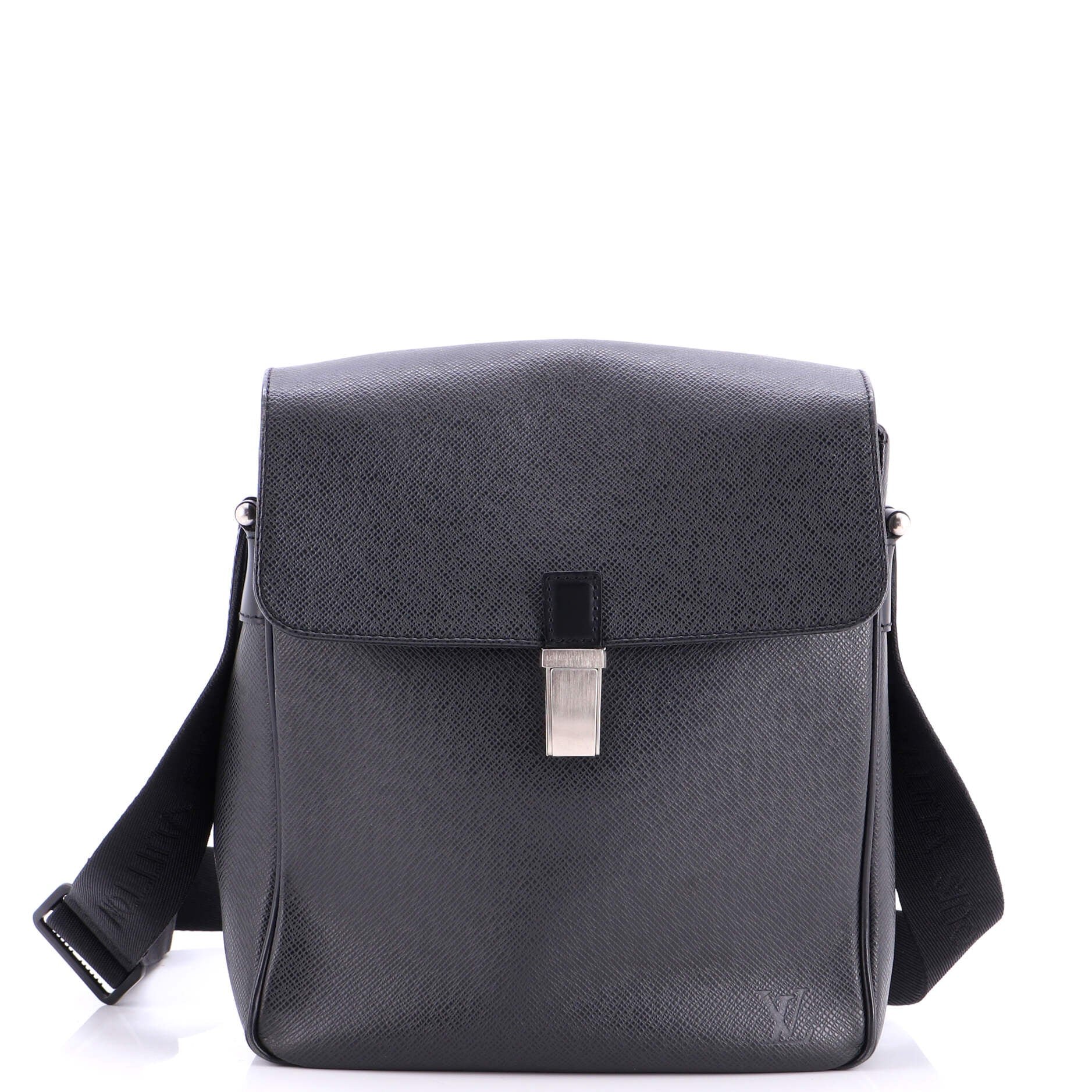 Yaranga Messenger Bag Taiga Leather Medium