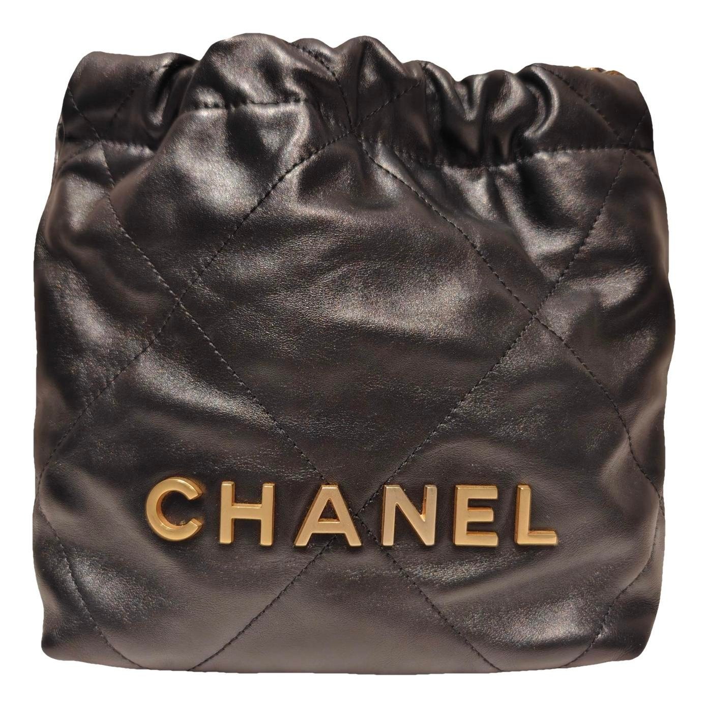 Chanel 22 leather crossbody bag