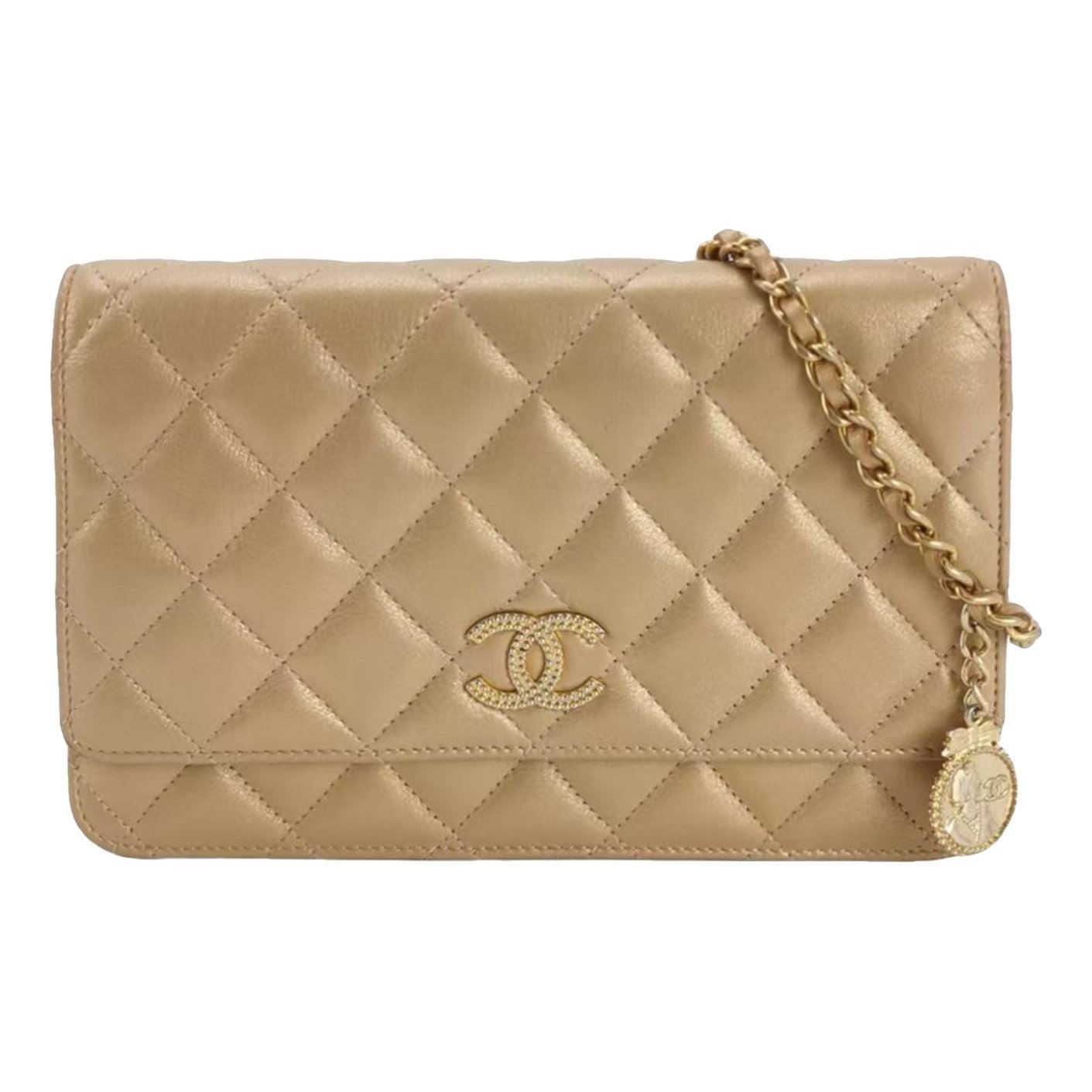 Wallet On Chain leather crossbody bag