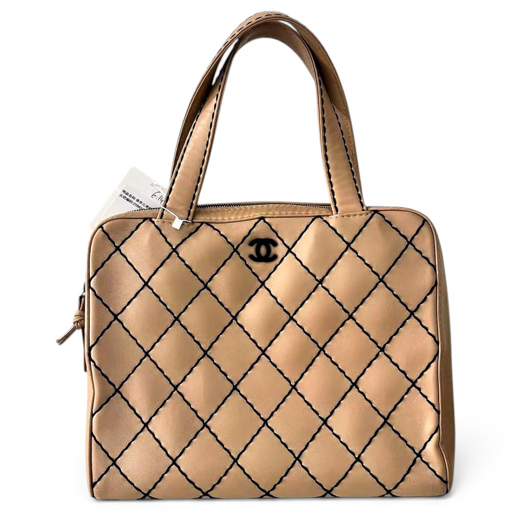 Médaillon leather handbag
