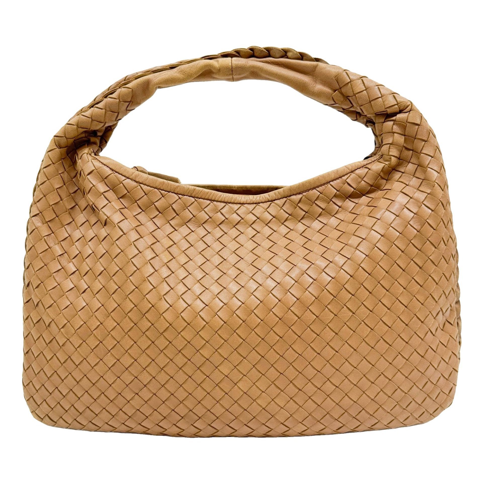 Veneta leather handbag