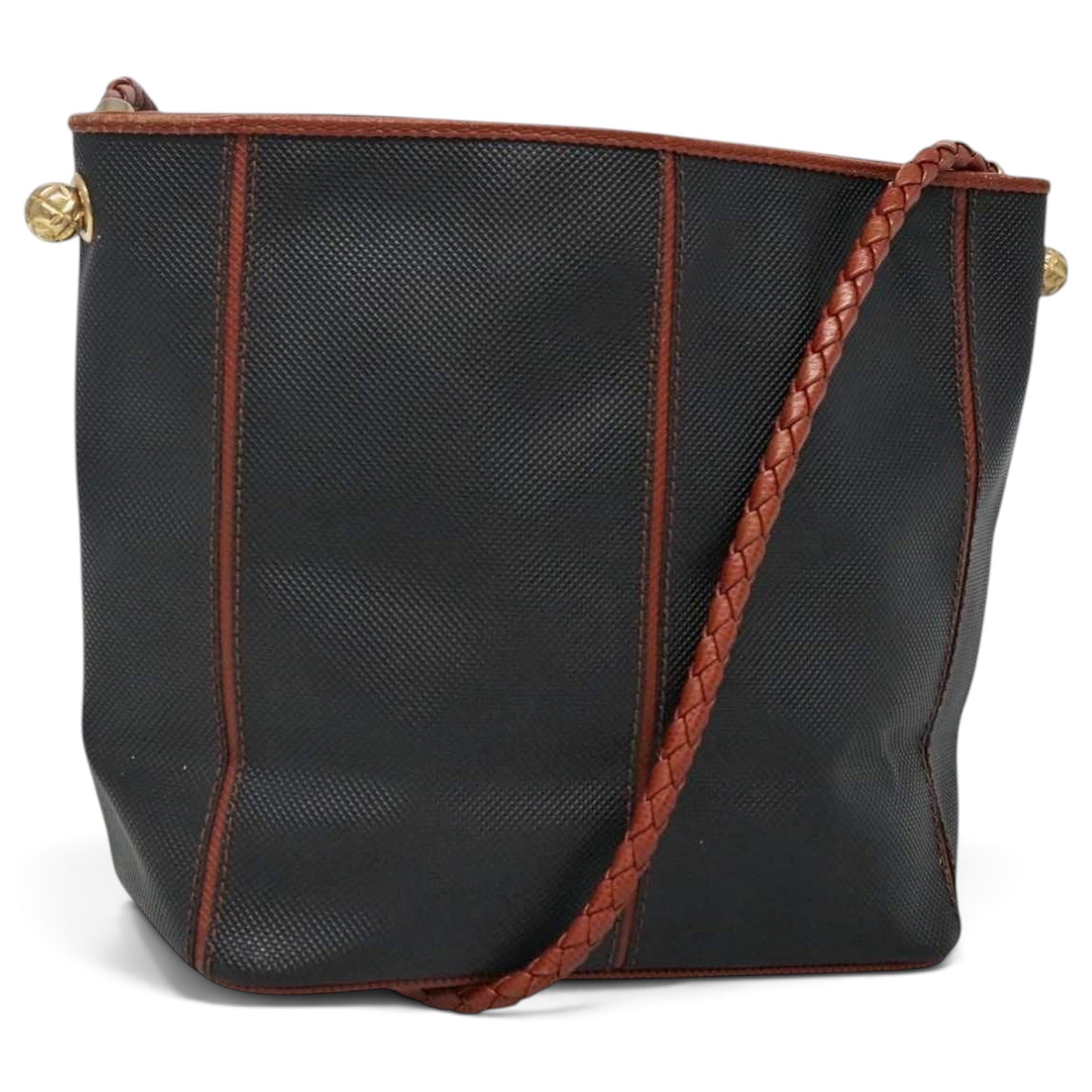 Veneta leather handbag