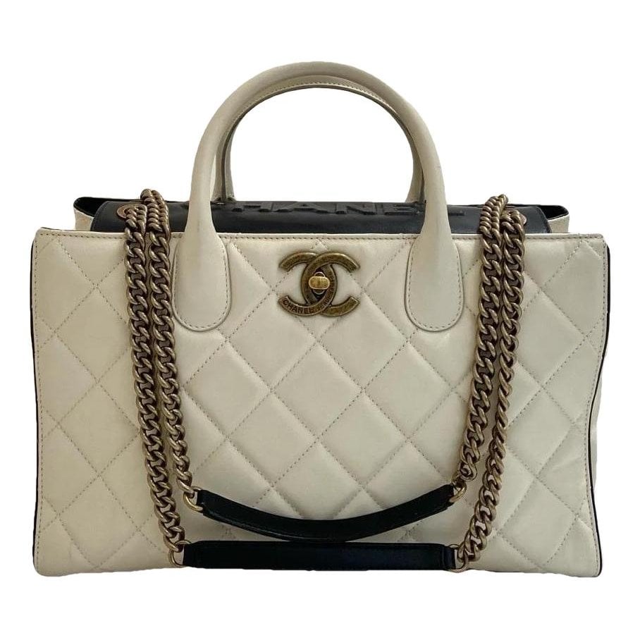Leather tote