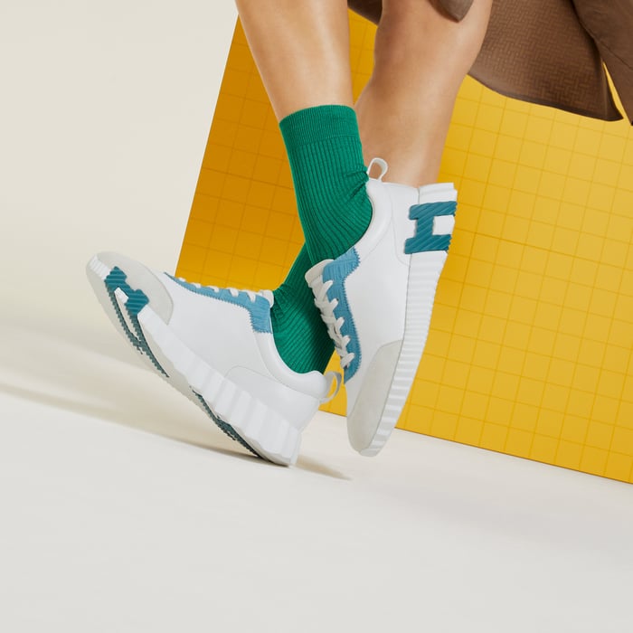 Bouncing Sneaker