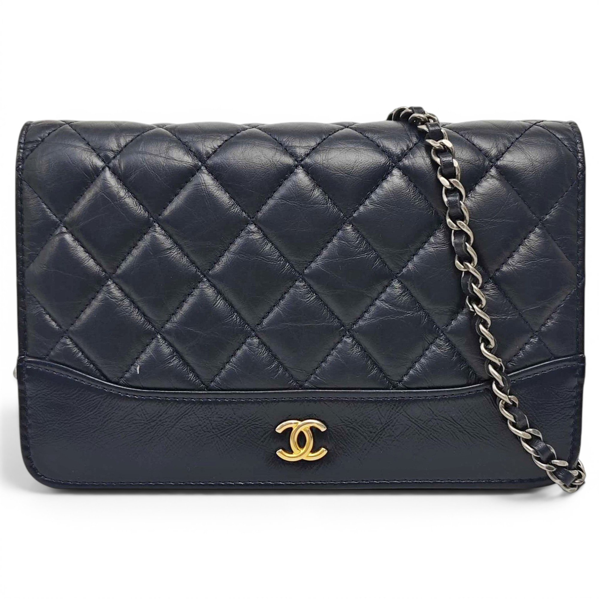 Wallet On Chain Gabrielle leather crossbody bag