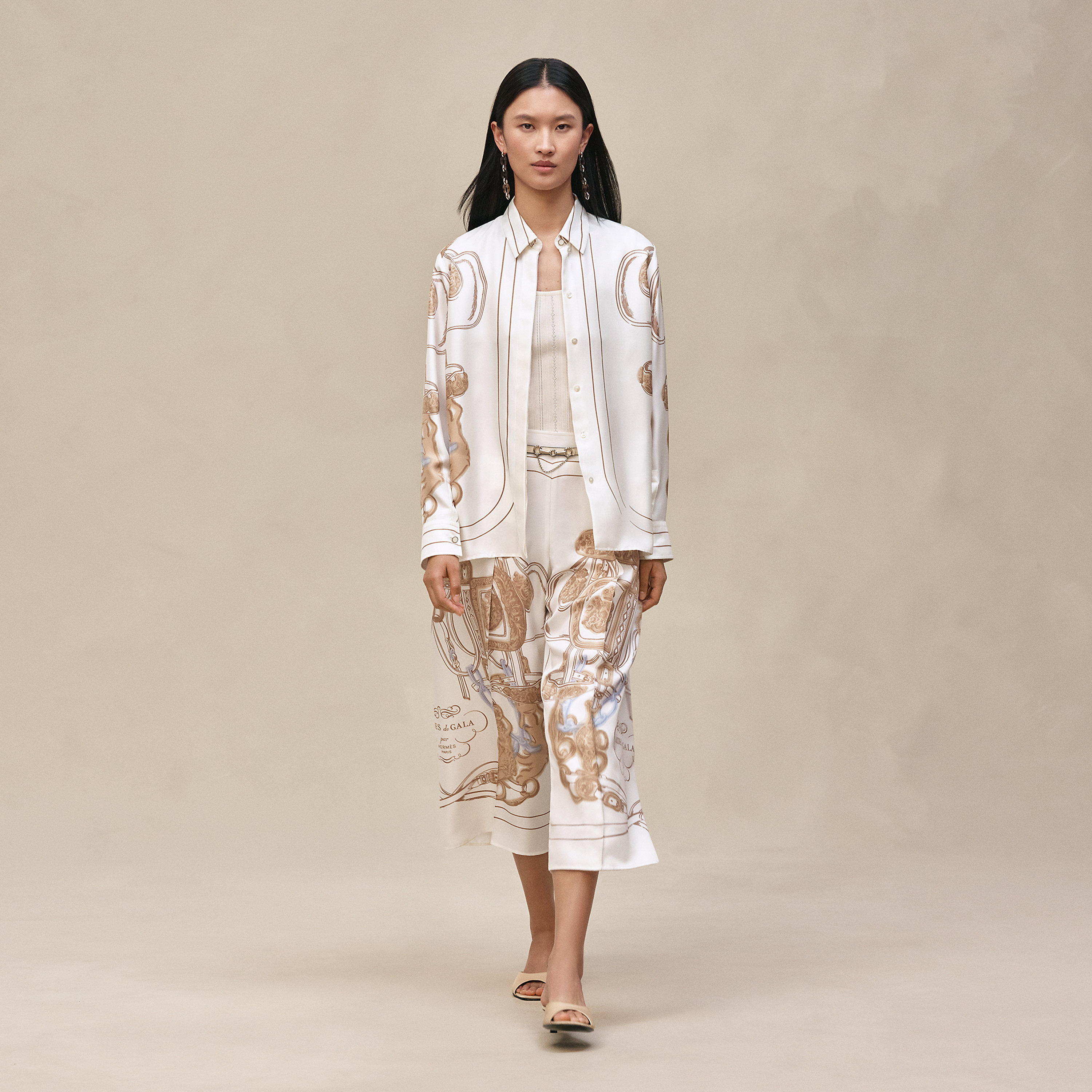 "Brides de Gala Gold" classic shirt