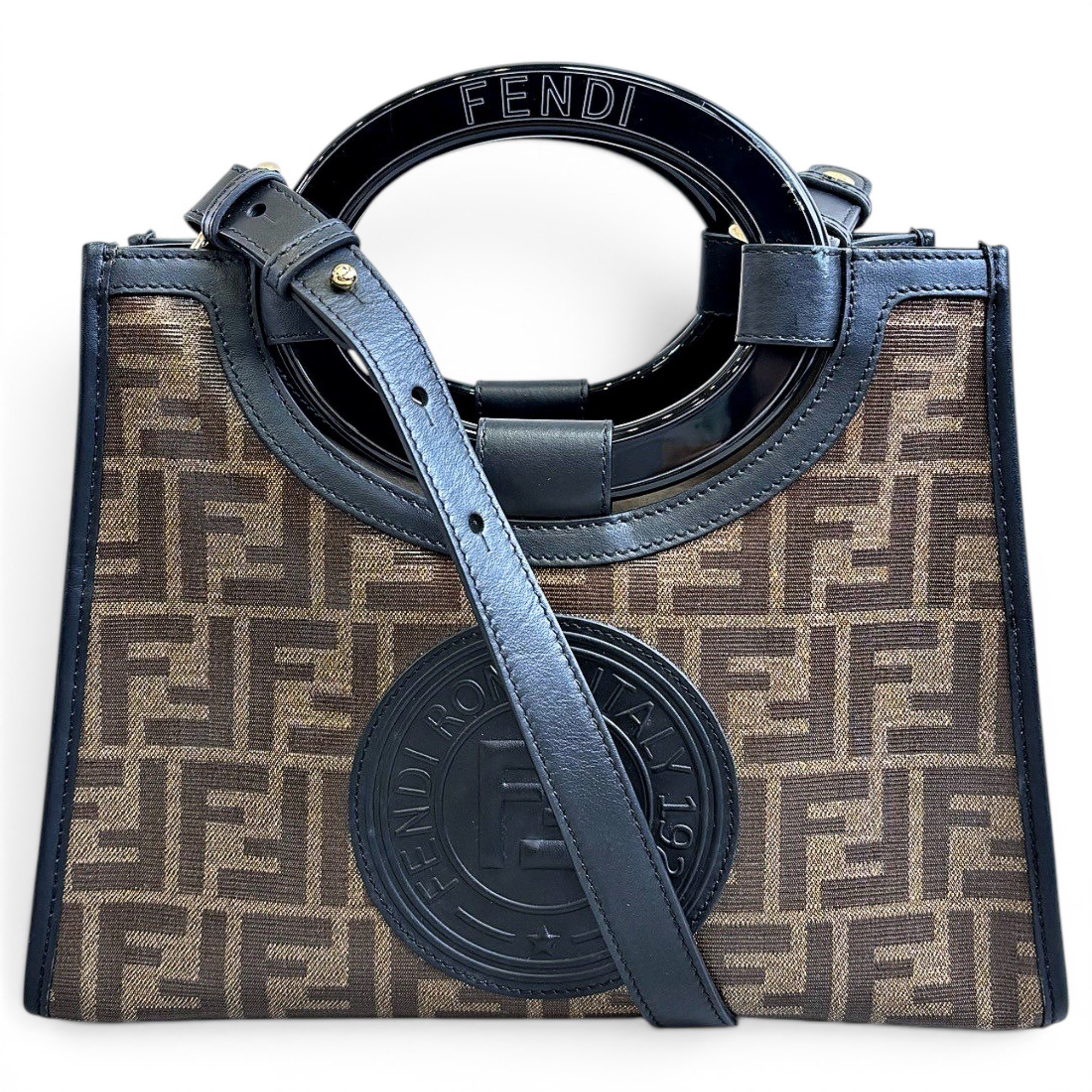 Runaway Shopping leather handbag