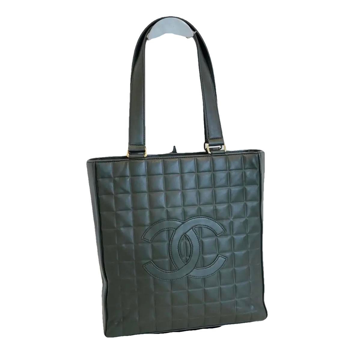 Leather tote