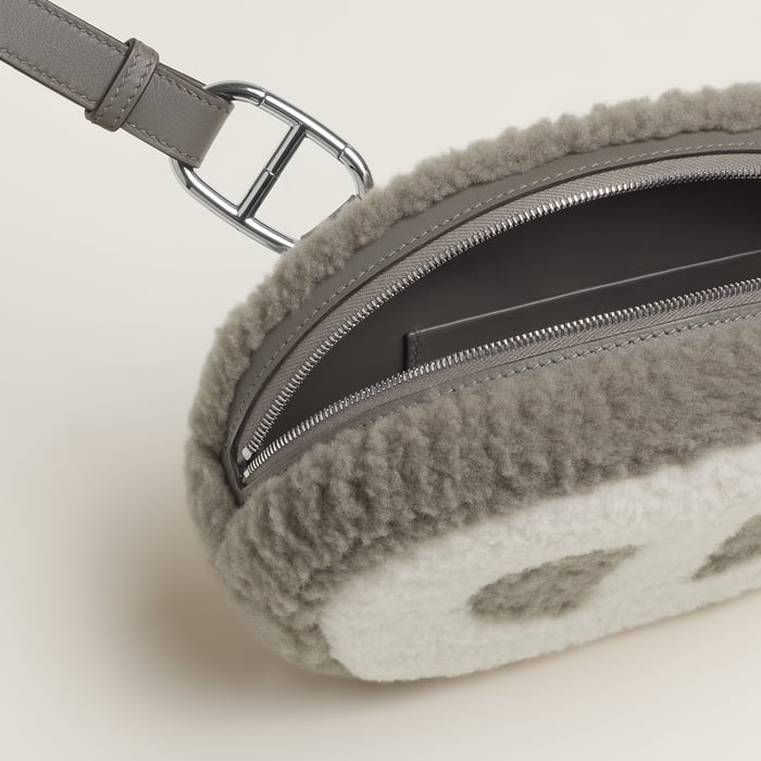 In-the-loop Pluch Belt Bag