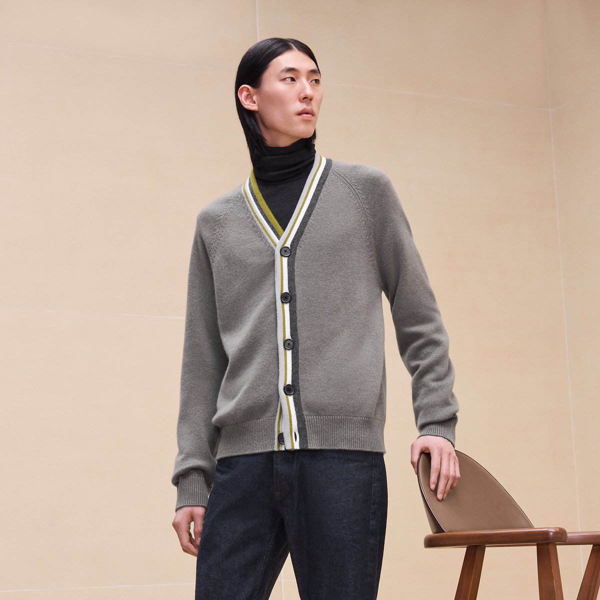 Cashmere "Rayures asymetriques" buttoned cardigan