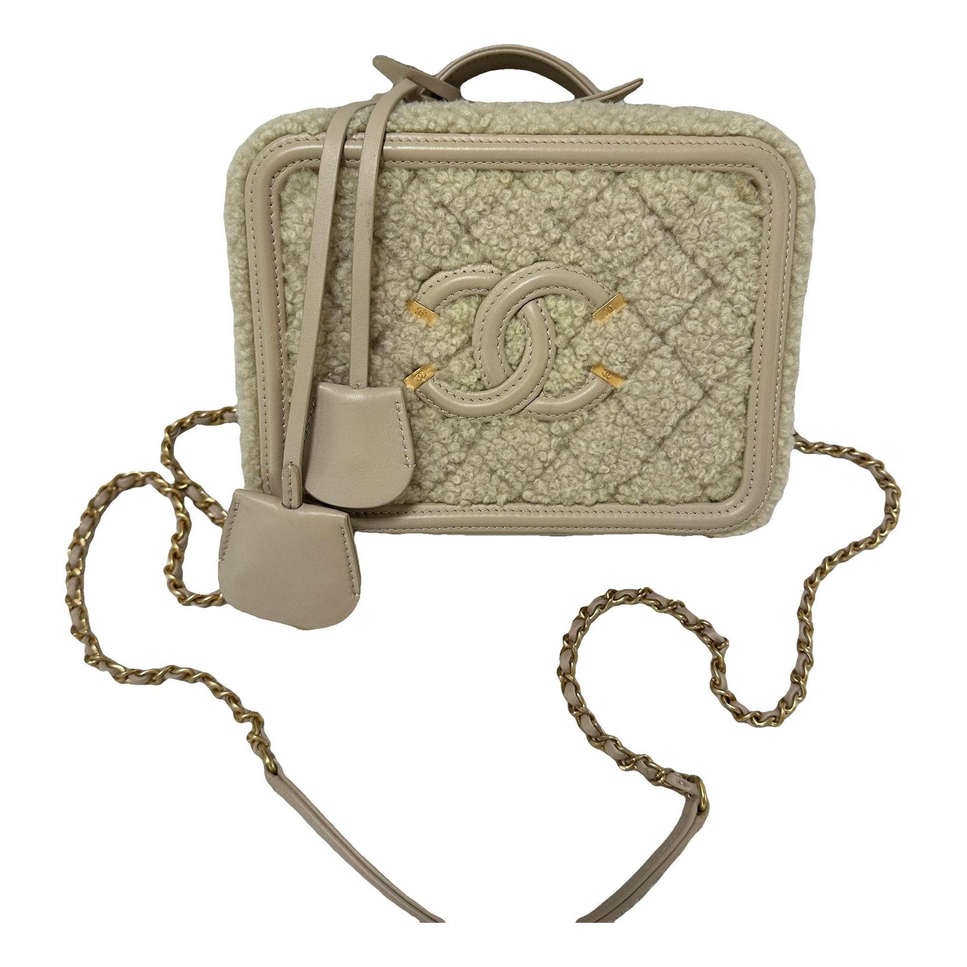 Vanity wool handbag