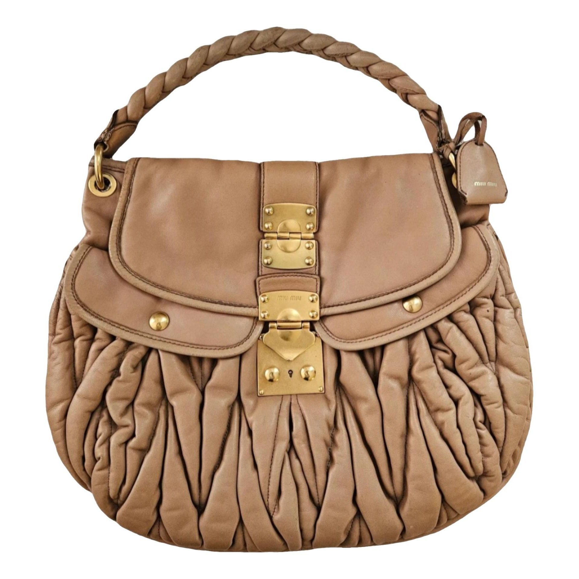 Coffer leather handbag