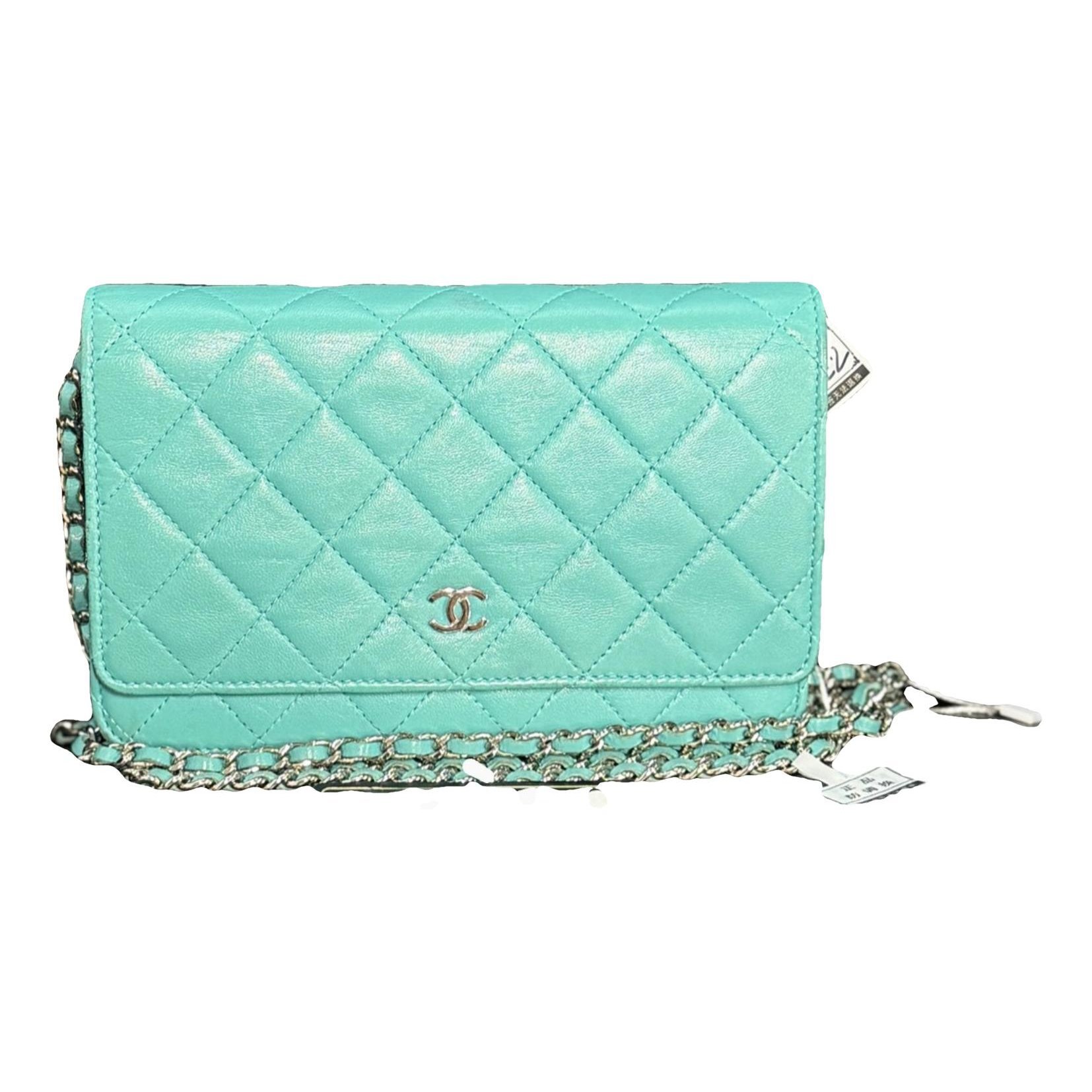 Wallet On Chain Timeless/Classique leather crossbody bag