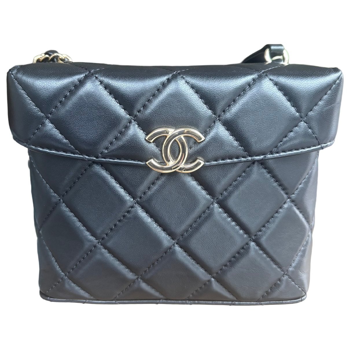 Trendy CC Vanity leather handbag