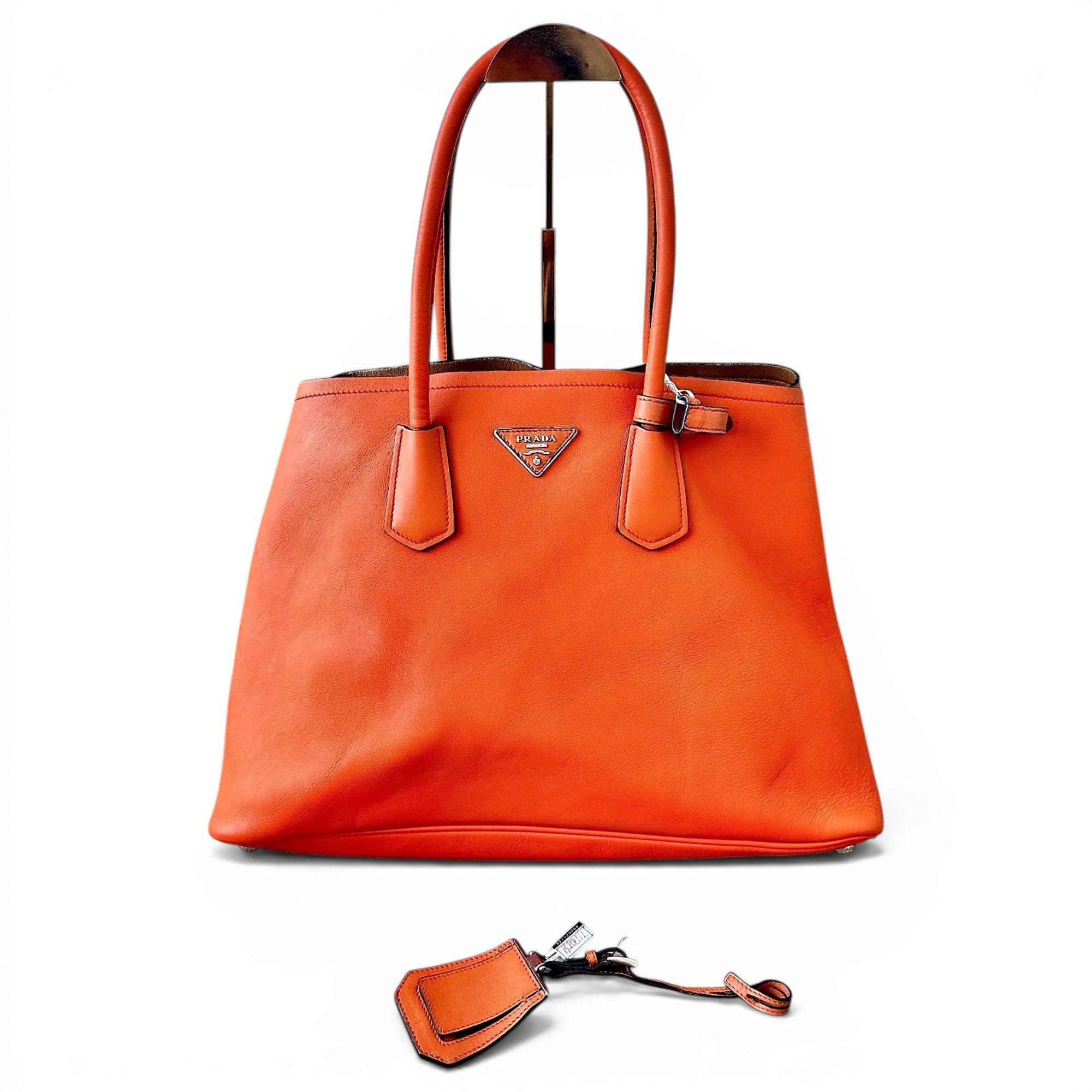 Leather tote