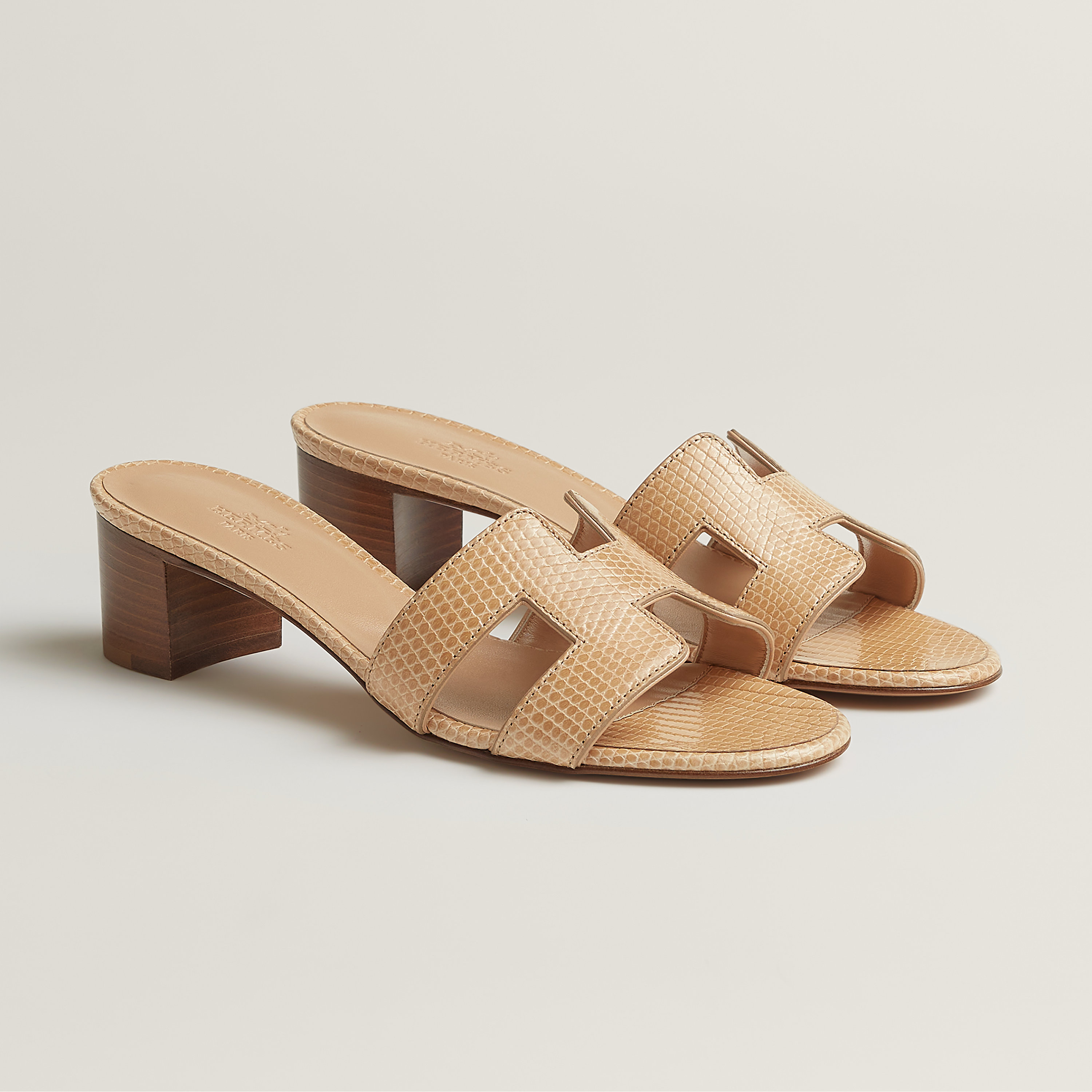Oasis sandal