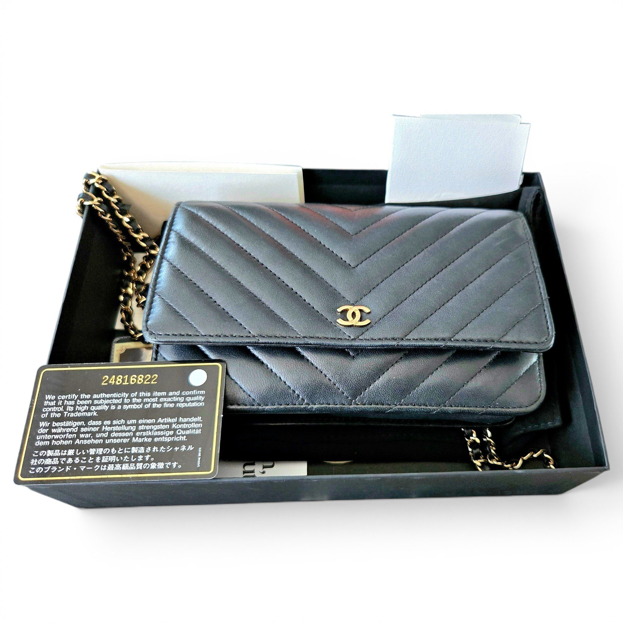 Wallet On Chain Timeless/Classique leather crossbody bag