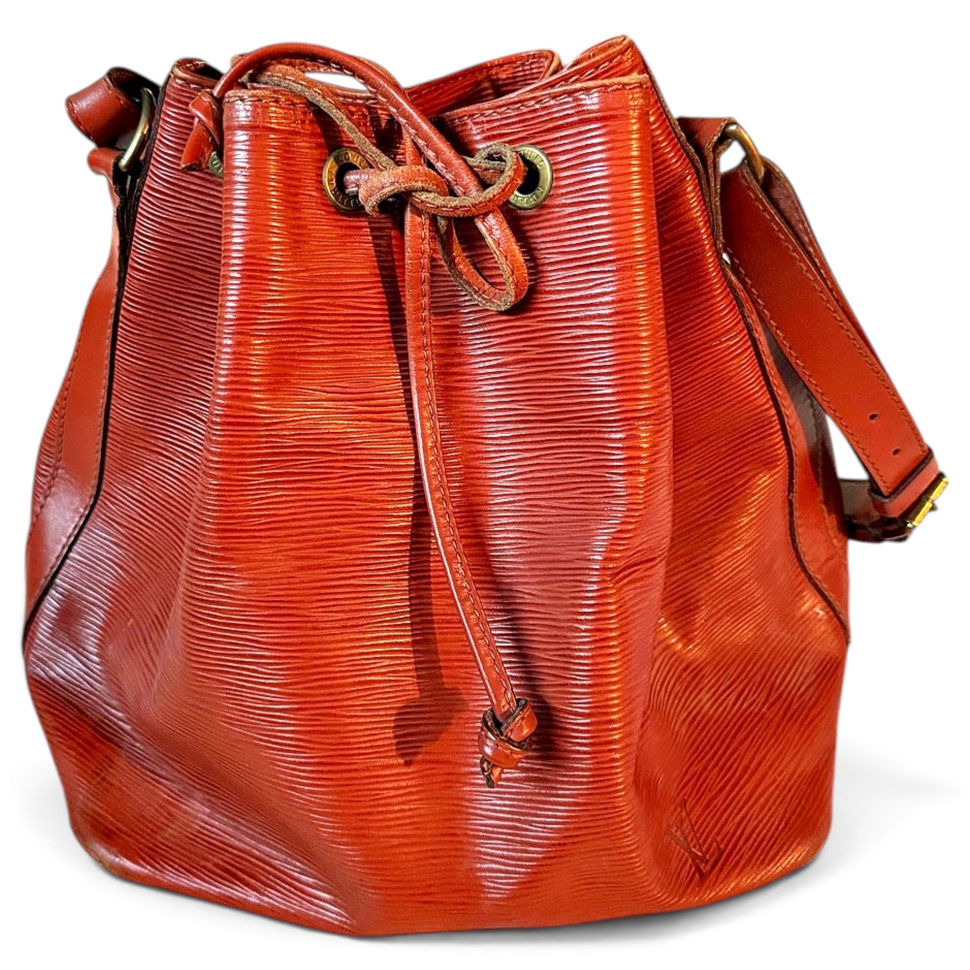 Noé leather handbag