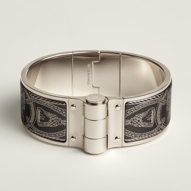 Grand Apparat hinged bracelet