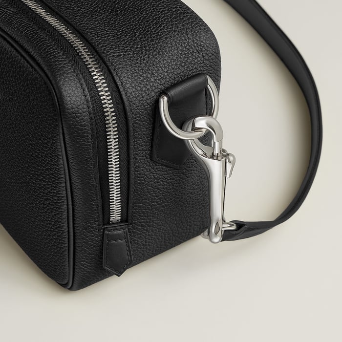 Noir On-body Mousqueton Bag
