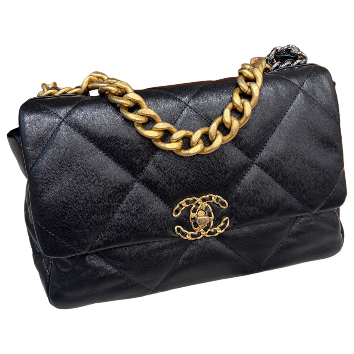 Chanel 19 leather handbag