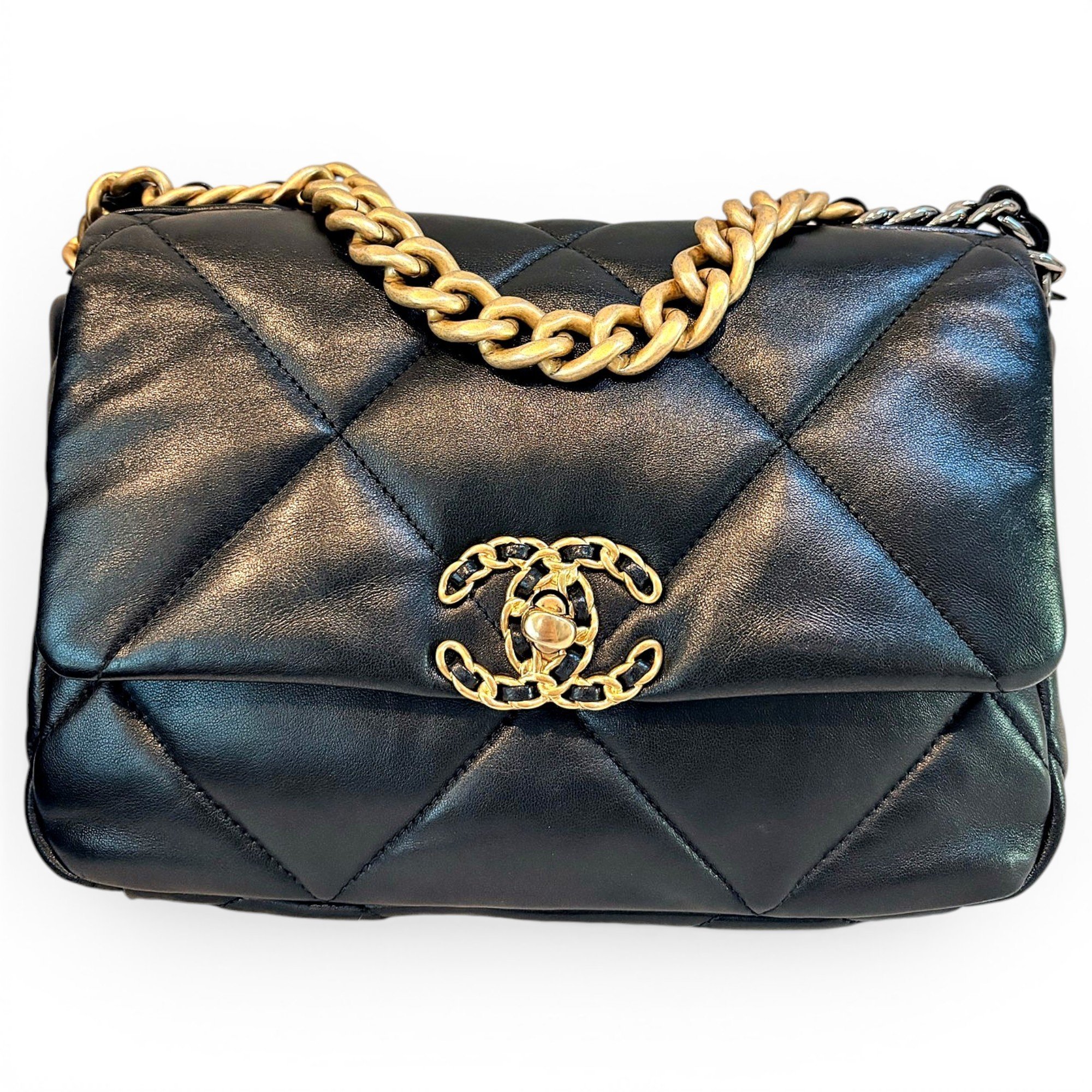 Chanel 19 leather handbag