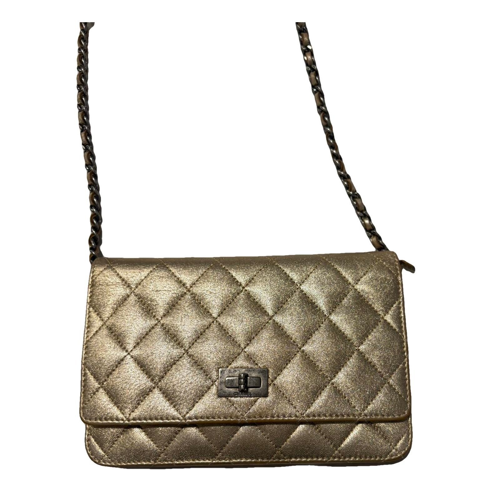Wallet On Chain 2.55 leather crossbody bag
