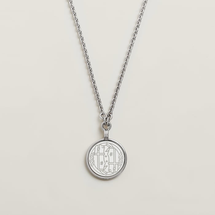 Orfèvre Blanc Platine Blanc Medaille Quadrige Necklace, Small Model