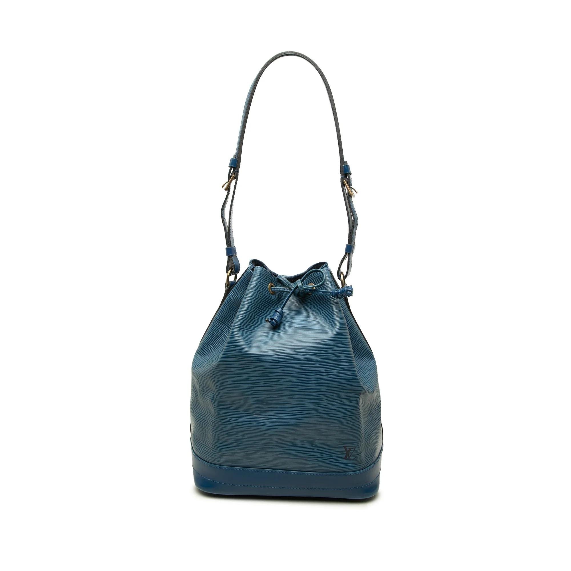 Bucket leather tote