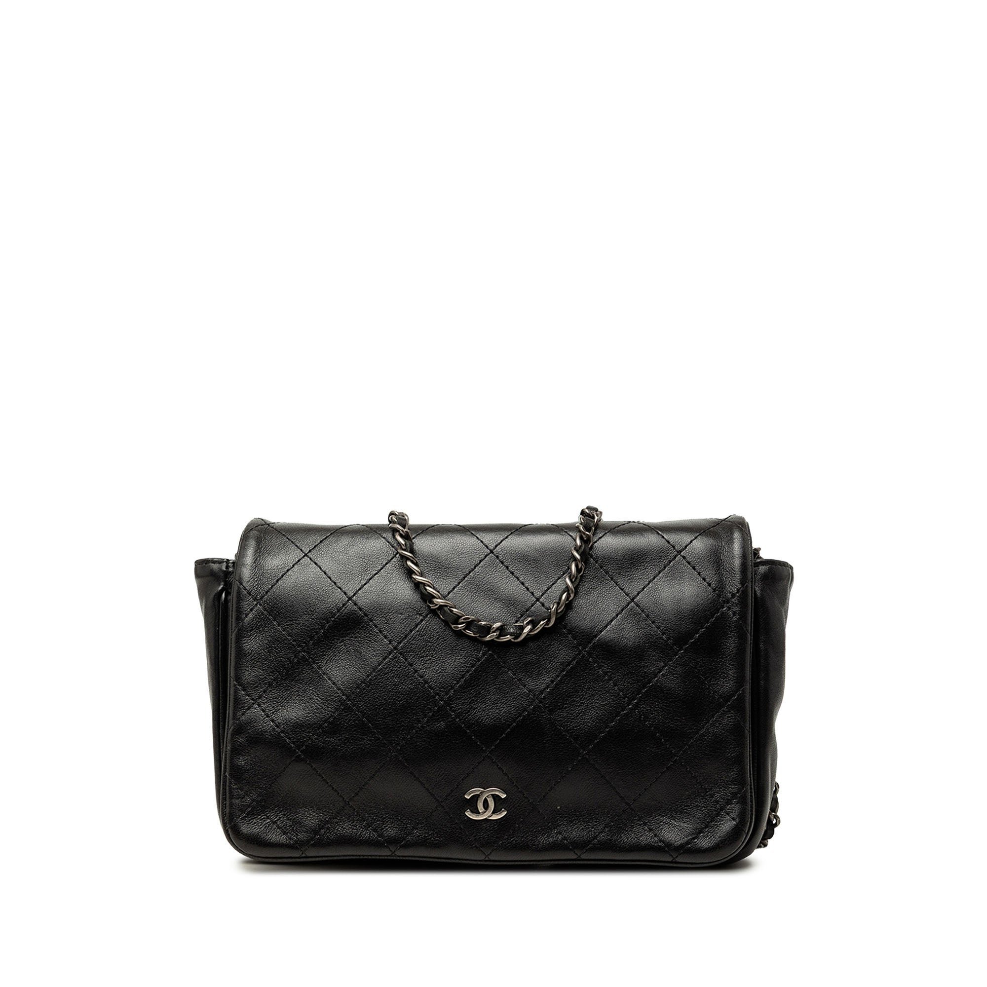 Wallet On Chain leather crossbody bag