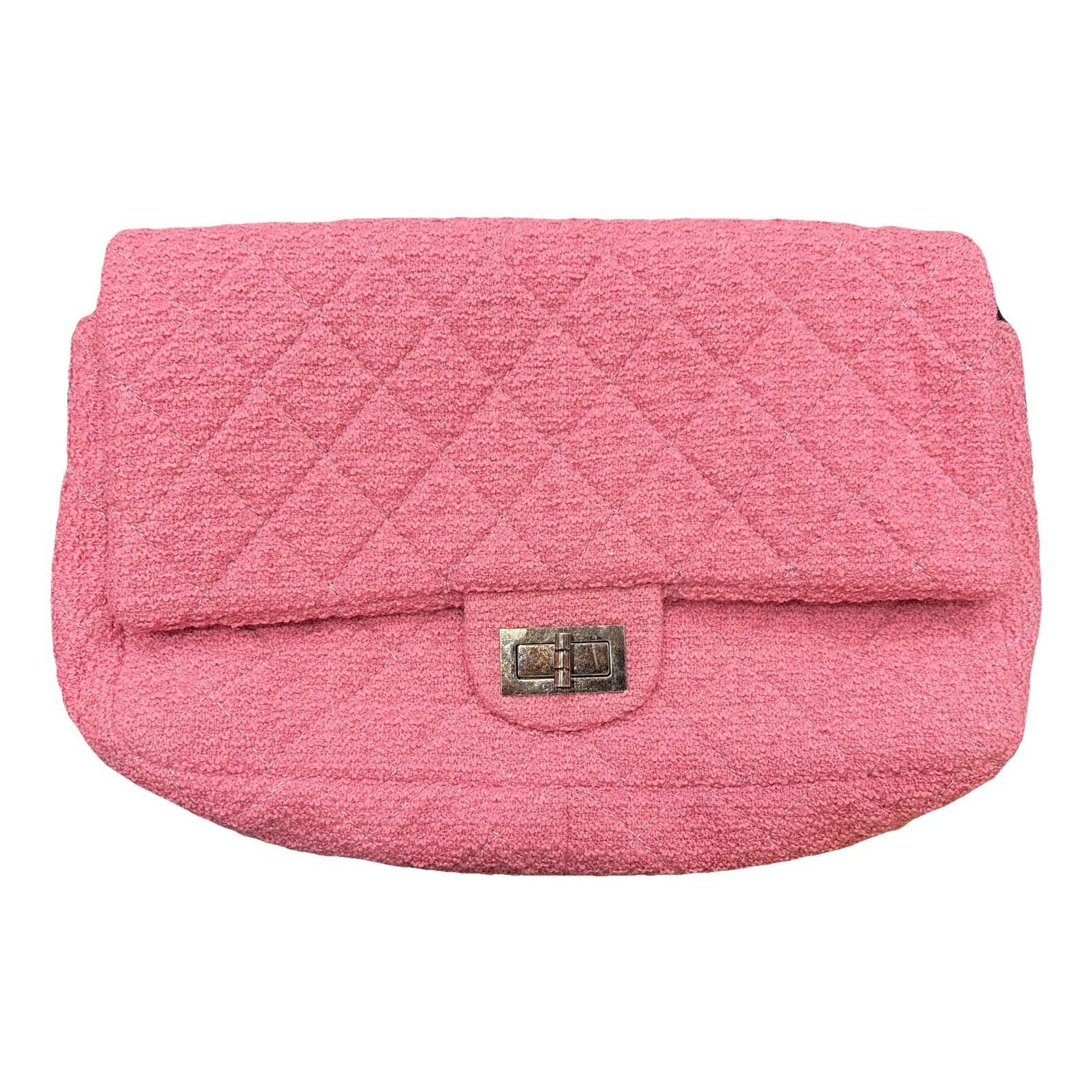 Timeless/Classique tweed crossbody bag