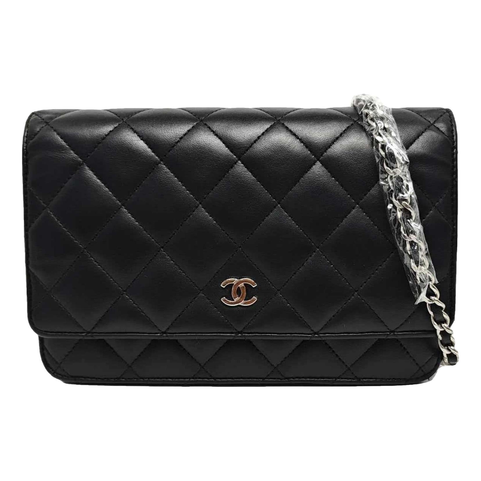 Wallet On Chain Timeless/Classique leather crossbody bag