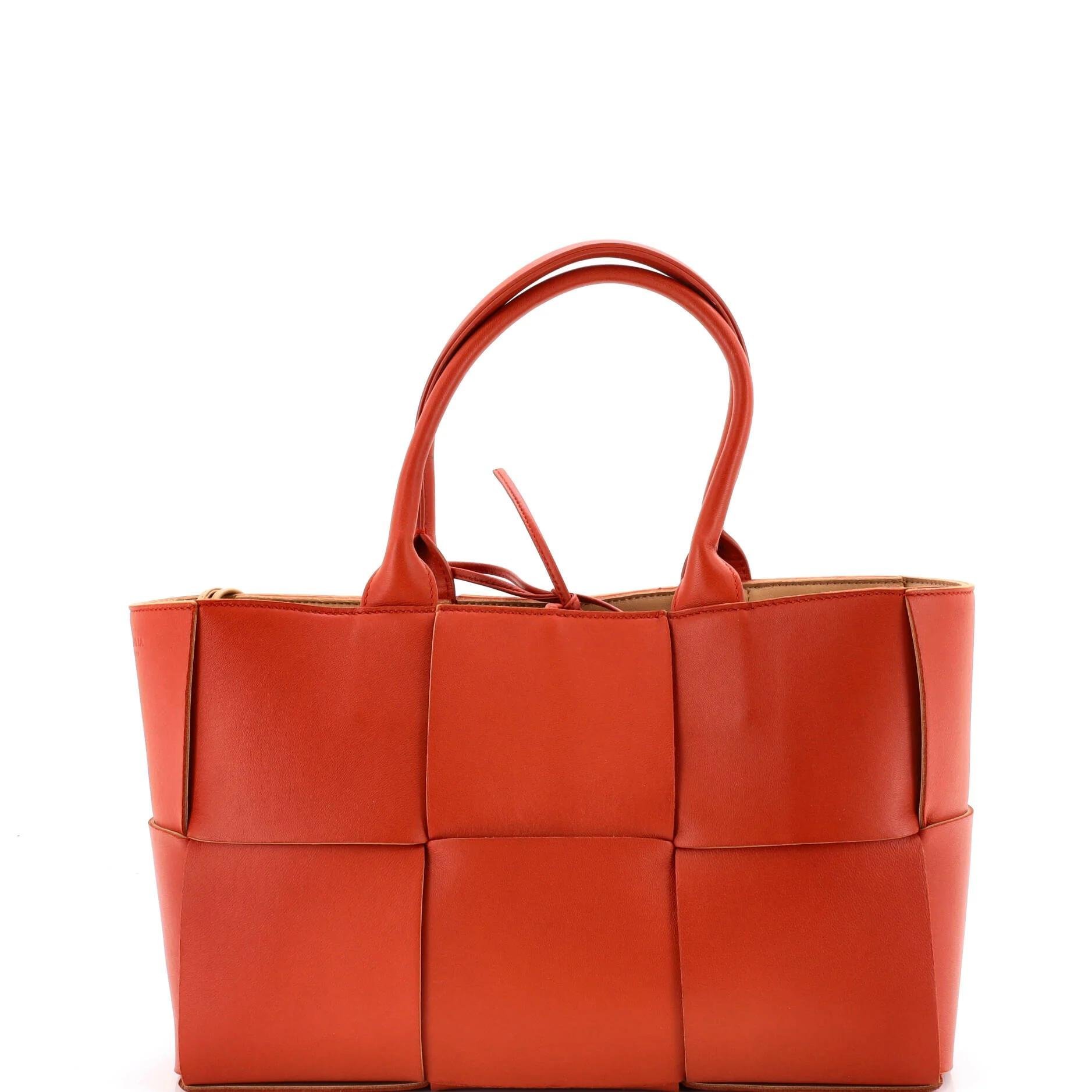 Leather tote