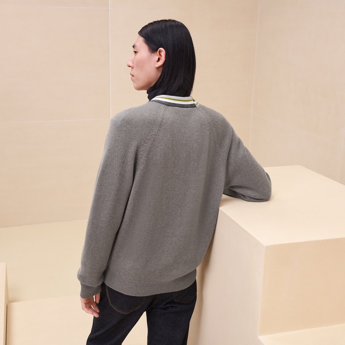 Cashmere "Rayures asymetriques" buttoned cardigan