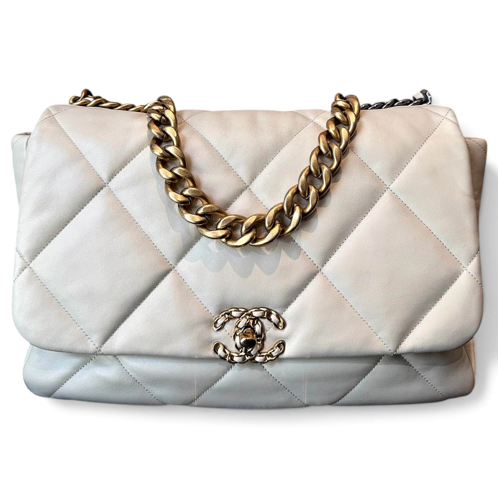 Chanel 19 leather handbag