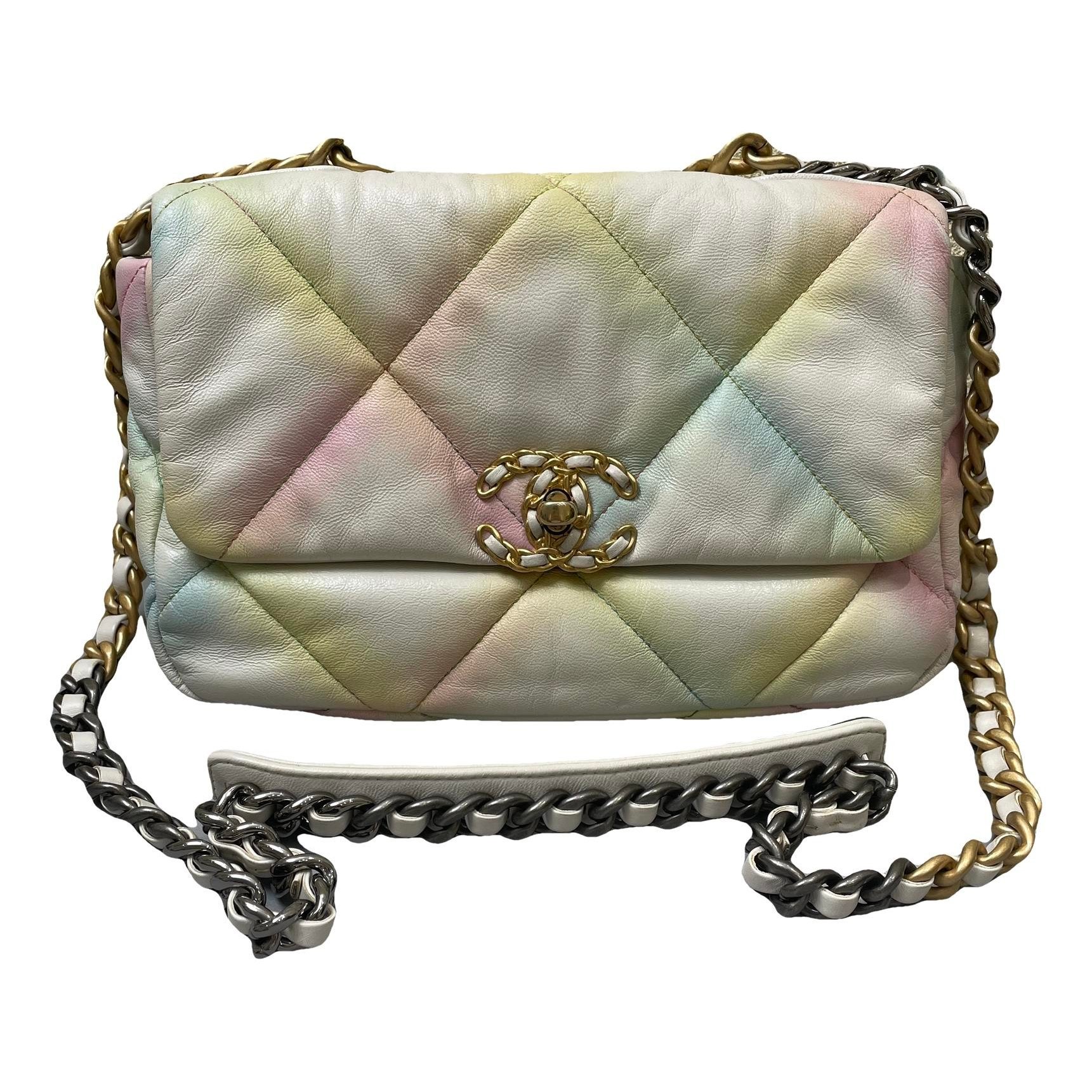 Chanel 19 leather handbag