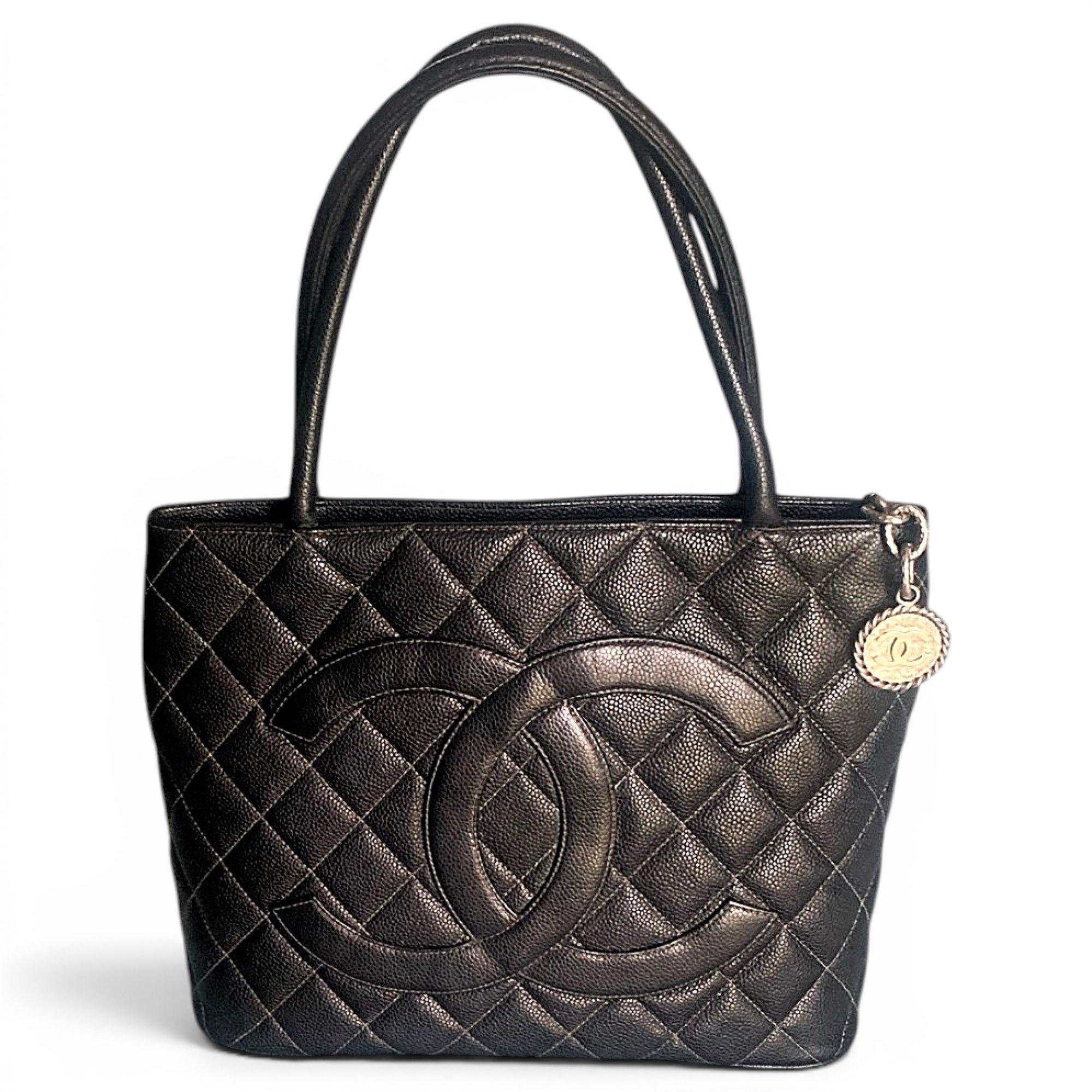 Médaillon leather tote