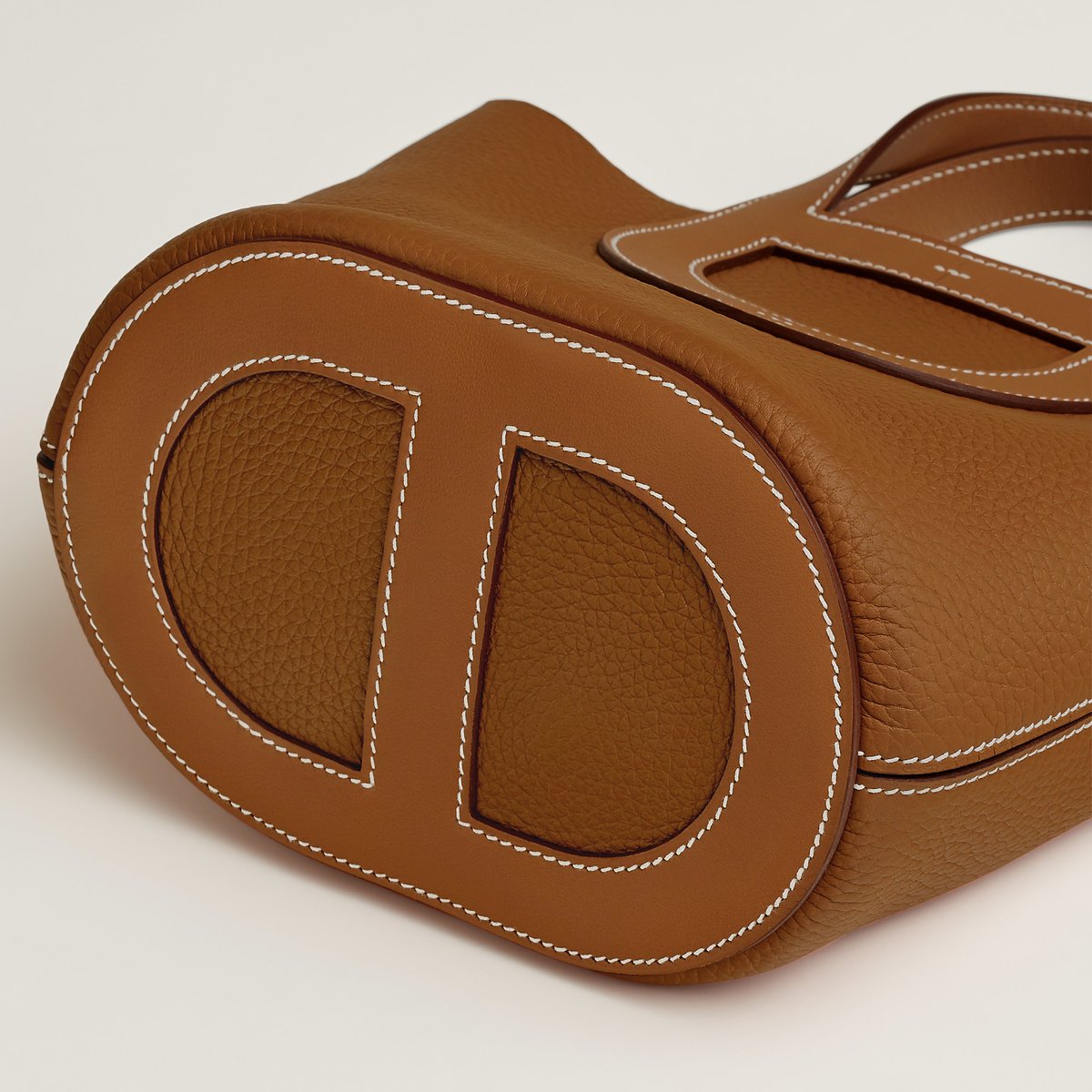 Gold Hermès In-the-loop 18 Bag