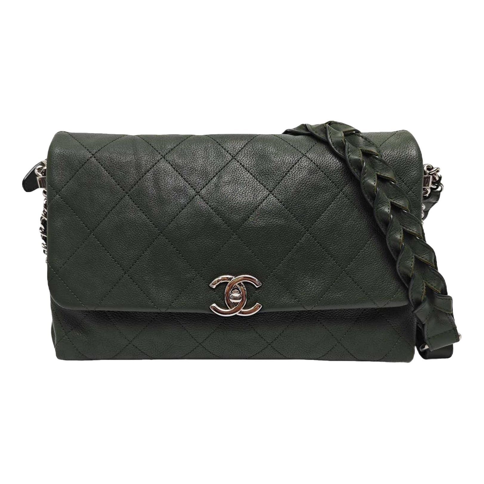 Wallet On Chain Timeless/Classique leather crossbody bag