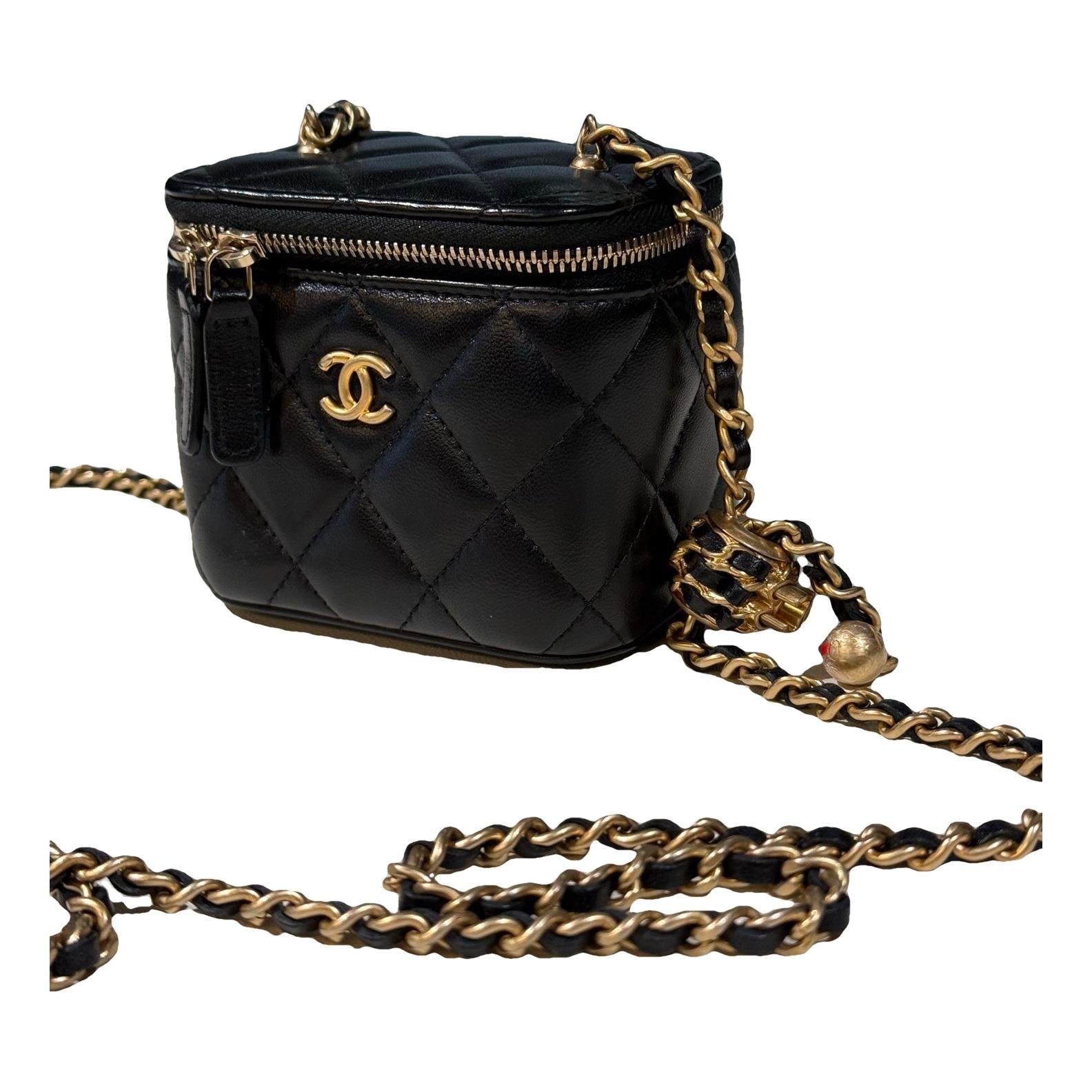 Trendy CC Vanity leather handbag